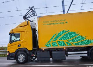 Oberleitungs-Lkw „Berta“ auf der Teststrecke, © Christian Bendel Oberleitungs-Lkw "Berta"